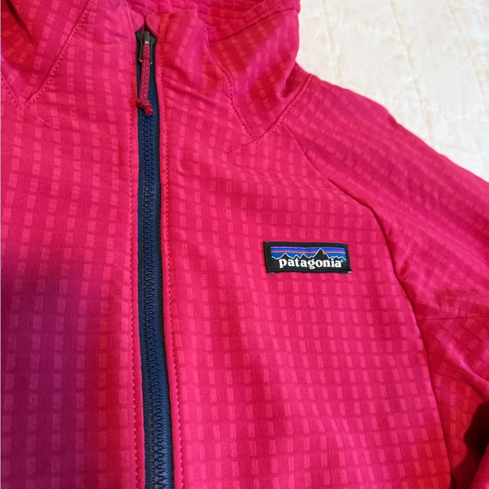 Patagonia R1 Tech Jacket - Picture 2 of 4